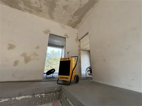 Realizacja 34: usuwanie wilgoci po awarii wodnej - Stanios Osuszanie